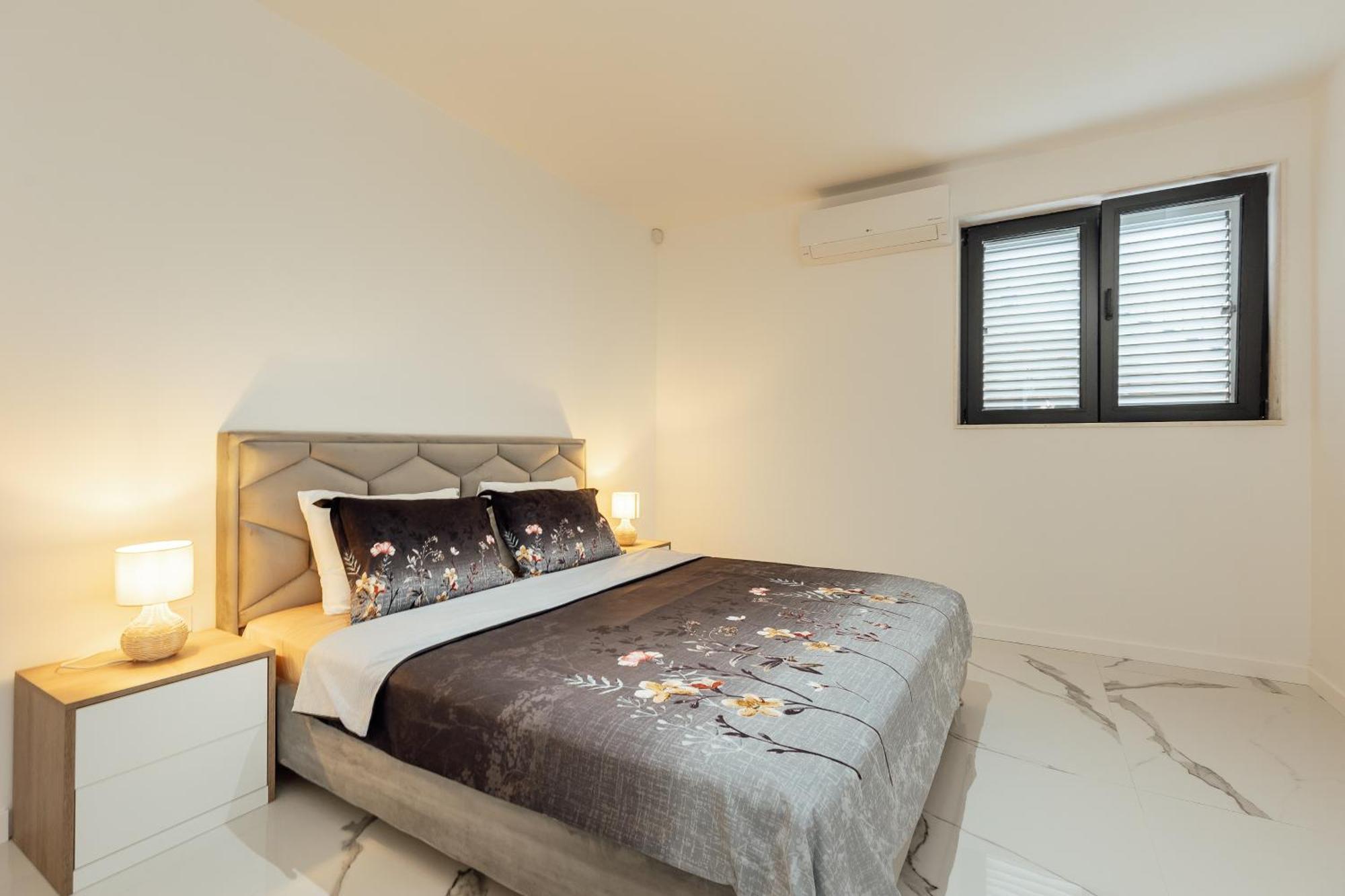 Savina Beachfront Oasis Herceg Novi Luaran gambar